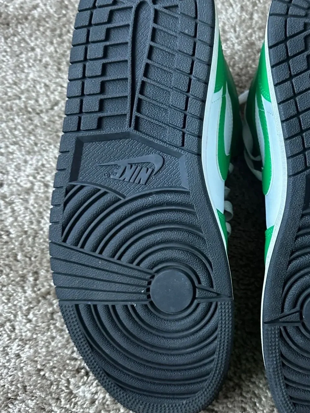 Nike Air Jordan 1 Mid - Lucky Green/Black/White